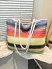 Bolsa Tote Transfronteiriça de Palha Tecida em Blocos de Cor Listrada para Viagens de Férias, Grande Capacidade Tecida Novo Estilo Artístico Fresco Bolsa de Ombro
