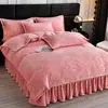 Nuevo Juego de Cubre Cama de Terciopelo Tallado de Cuatro Piezas, Terciopelo Térmico Grueso de Alto Peso para Invierno, Cubre Cama Completamente Mate, Terciopelo de Leche