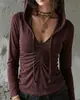 2026 Nueva Sudadera con Capucha y Escote en V de Manga Larga, Otoño Plisada Ajustada Corta Retro Americana Top de Chica Popular Ropa para Mujer