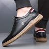 Zapatos casuales de cuero para hombre primavera nuevos transpirables antideslizantes zapatos de frijol suela suave resistentes al desgaste zapatos de papá zapatos para conducir de un paso