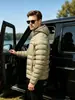 Jaqueta de Penas Nova para o Inverno 2026 com Capuz, Cor Sólida, Casaco Quente, Casual Masculino Básico Versátil Alta Qualidade Moda Premium