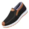 Sapatos de Tecido Old Beijing Grossos com Forro de Lã para o Inverno 2026 para Homens, Sapatos de Algodão Quentes de Calçar, Antiderrapantes, para Pais de Meia-Idade e Idosos