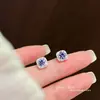 Pendientes de Botón Cuadrados Morados con Circonita Centelleante para Mujer Geométricos Simples Versátiles Exquisitos Pendientes Lujo Ligero Sensación de Alta Gama Accesorios de Pendientes de Nicho
