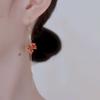 Moda Venta Caliente Pendientes Collar Hoja de Arce Temperamento Diseño de Nicho Pendientes de Botón de Lujo Ligero Pendientes Versátiles Mujeres Venta al por Mayor