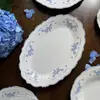 Platos de cerámica retro estilo francés con encaje floral azul, tazas y platillos de cerámica, platos de postre, platos de ensalada, platos llanos, platos hondos, platos ovalados