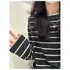 Camiseta listrada de damasco de manga comprida para mulheres, novo estilo primavera e outono, solta e modeladora, peça básica, gola redonda, estilo preguiçoso, top color block