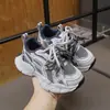 Zapatos de Anciano para Niños Antideslizantes 2026 Otoño Nuevas Llegadas Zapatos Deportivos para Niños Estudiante Niños Medianos y Grandes Niños Bebé Zapatos para Correr Suela Suave