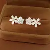 Brincos de Flor de Resina com Zircônia e Agulha de Prata, Simples e Elegantes, Estilo Doce, Brincos Frescos, Luxo Leve, Atacado de Brincos de Alta Qualidade