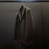 Sala de Modelos de Ropa Suave para Hombres Vestuario Estilo Italiano Sencillo Chaqueta de Traje para Hombres Exhibición de Accesorios Armario Decoración