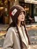 Chapéu de tricô trançado quente feito à mão para outono e inverno, novo chapéu de moda patchwork com franja, estilo retrô vermelho coreano, proteção para as orelhas