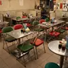 Cadeira dobrável com padrão de escamas de peixe para barracas de comida, mesa de aço inoxidável de restaurante de chá estilo Hong Kong, cadeira dobrável com assento macio para restaurante de fast food