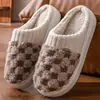 Chinelos de algodão para mulheres no outono e inverno, para uso doméstico em ambientes internos, com sola grossa, antiderrapantes, quentes, chinelos de pelúcia, casal, masculinos, inverno