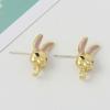 Corona de flores de abeja de conejo europea y americana transfronteriza Ropa de margarita Collar Pendientes Colgante Joyería de aleación Accesorios