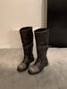 2025 Novas Botas de Cavaleiro Retro Coreanas Desgastadas com Fivela de Cinto para Mulheres Botas de Pilha de Nicho com Solado Grosso