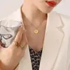 Lindo Popular Estampado de Palma Huella Dactilar Circonita Incrustada Colgante Irregular Collar Acero de Titanio Chapado en Oro Nicho Sentido de Diseño Accesorios