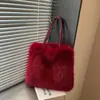Novas bolsas tote para outono e inverno, perfeitas para o trabalho e o uso diário, casuais e versáteis, com grande capacidade e um design fofo e peludo.