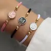 Moda Transfronteriza Europea y Americana Colgante Redondo de 26 Letras Pulsera Trenzada de Hilo Milanesa Cuerda de Mano Simple Elegante Pareja