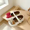 Sapatos de Princesa para Meninas 2026 Primavera e Outono Prata Estilosos Sapatos Pequenos de Couro para Crianças Mocassins de Solado Macio Sapatos Individuais Antiderrapantes Sapatos de Performance