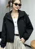 Chaqueta corta con capucha para mujer, estilo fino para figuras petite, nueva chaqueta de moda popular primavera/otoño 2026, top casual para mujer