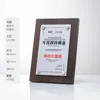 Tarjeta de autorización de madera maciza de fibra de carbono hecha medalla de madera de alta calidad placa de honor de distribuidor recuerdo para colgar en la pared