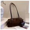 Bolsa de almofada de camurça retrô de nicho para mulheres, nova bolsa de ombro para o dia a dia 2026, bolsa versátil e estilosa para o braço