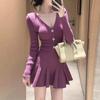 Falda Morada Francesa 2025 Nueva Cuello en V Manga Larga Slim Ajustada Falda Tejida Otoño e Invierno Vestido Suéter de Color Puro