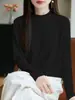 Camisa base feminina de manga comprida com gola semi-alta pequena, corte justo, agradável à pele, elástica, top de malha versátil para primavera e outono