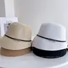 Chapéu Balde da Moda com Fivela Quadrada Simples para Mulheres, Estilo Verão com Parte Frontal Grande e Traseira Pequena, Chapéu de Palha Respirável com Proteção Solar, Chapéu de Pescador para Sombreamento ao Ar Livre
