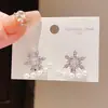 Brincos de Floco de Neve com Pérola Sintética e Zircônia Banho de Ouro Real 14K Estilo de Luxo Acessível Brincos Elegantes Retro de Alta Qualidade para Mulheres