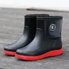 Botas de chuva impermeáveis, sapatos de chuva masculinos, tamanhos 35-49, estilo moderno de cano médio, com forro fixo e solas antiderrapantes, estilo de cano curto
