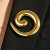 Broche artístico único em aço inoxidável com designs abstratos de palmeira, gota d'água e estrela, pino personalizado e exagerado, acessório para terno