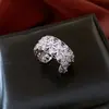 Anillo Abierto de Flor de Circonita Super Brillante, Exquisito y Versátil, Anillo para Dedo Índice Estilo Lujo Ligero, Joyería Minimalista Única y Versátil