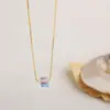 Collar Cuadrado de Azúcar Colorido Aurora de Shenzhen Plateado para Mujer Plata de Ley S925 Cadena para Clavícula Moda Simple Personalidad Temperamento Colgante de Cristal