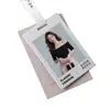 Etiqueta Colgante Blanca con Relieve de Alta Gama para Mujer Etiqueta de Colgar Personalizada de PVC con Hebilla Anti-Manipulación Etiqueta de Ropa Trendy Etiqueta de Ropa para Mujer