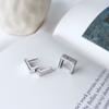 Pendientes de Plata de Ley S925 Yuanfan para Mujer, Estilo Minimalista Europeo y Americano, Brazaletes para Oreja Cuadrados Tridimensionales, Venta al por Mayor desde Fabricante, Brazaletes de Moda Europeos y Americanos
