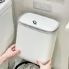Cubo de basura de pared para uso doméstico, con tapa, diseñado para colgar en gabinetes, específicamente para residuos de cocina, y adecuado para usar en baños