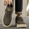 Zapatillas de otoño e invierno para hombre, de caña media, suela gruesa, estilo retro, moda para jóvenes de exterior, cuero, casual, de moda, venta al por mayor