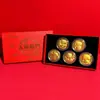 Nuevo Gato de la Suerte con Hoja de Oro Moneda de Oro Conmemorativa de Buena Suerte Caja de Regalo Set Cinco Bendiciones Llegan Regalo de Promoción de Ventas de Bank Insurance