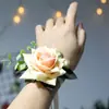 Venta al por mayor Ramo de muñeca para boda de novia china dama de honor flor de muñeca para boda novio padrino ramillete rosa de simulación 6 colores