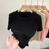 Camiseta de malha curta de seda nova para primavera e verão, feminina, estilo western, barra com franja, design chique, peça para usar por cima, camisa básica