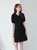 Vestido feminino plus size 2026 novo estilo de verão, elegante e sofisticado, de manga curta, corte A, acinturado, modelador, para senhoras plus size, pretinho básico