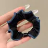 Modelo Nuevo 2025 Scrunchie de Satén Elegante Estilo Coreano para el Cabello para Mujeres, Accesorio de Moda Versátil