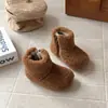 Botas de Piel para Niñas 2026 Invierno Nuevas Botas de Nieve Cálidas para Niños Botas de Algodón para Bebé Lindas Botas Cortas con Forro Polar para Niñas