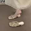 Primer encuentro con las sandalias de verano de tacón grueso, de una sola tira, color nude, estilo francés, zapatos de hada para combinar con vestidos, tiras finas para usar al aire libre, estilo de noche