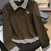 Camiseta de Manga Larga Falsa de Dos Piezas Cosida para Mujer Petite, Nuevo Estilo Primavera y Otoño 2026, Corte Ajustado, Única, Rejuvenecedora, Top Versátil, Moderno