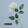 Se Precisar Usar em uma Emergência, Use as Flores Artificiais Cascata de Rosas Veludo Vermelho Famosas na Internet como Presente de Dia dos Namorados