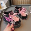 Zapatillas casuales para niños, otoño e invierno 2023, nuevas zapatillas de moda ligeras de suela suave para niñas pequeñas, estilo coreano, moda
