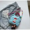 Bolsa de Nylon Estilo Japonês Nova para Verão com Bordado de Maçã para Mulheres, Bolsa de Celular Versátil da Moda para o Dia a Dia, Nicho, Grande Capacidade