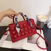 Bolsa quadrada pequena simples, moderna e única, bolsa de ombro nova e texturizada da moda, bolsa transversal simples estilo coreano para mulheres, verão 2026
