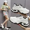 Zapatos de Padre de Suela Gruesa Estilo Zhao Lusi para Mujer, que Aumentan la Altura, Nuevos Zapatillas Casuales Versátiles Primavera y Verano 2025